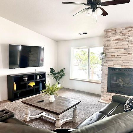 Hot Tub! King Bed-Firepitt-Near Airport& Freeway Medford Exterior foto