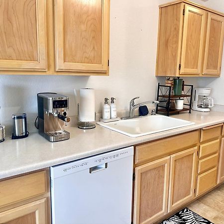 Hot Tub! King Bed-Firepitt-Near Airport& Freeway Medford Exterior foto