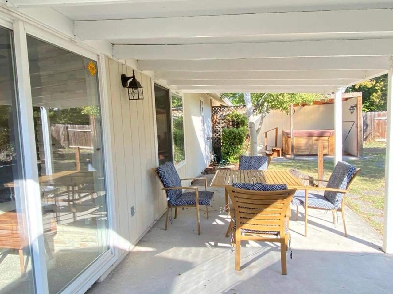 Hot Tub! King Bed-Firepitt-Near Airport& Freeway Medford Exterior foto