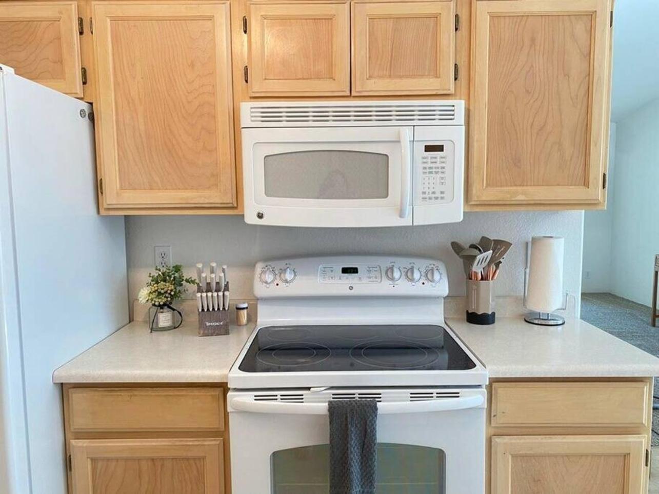 Hot Tub! King Bed-Firepitt-Near Airport& Freeway Medford Exterior foto