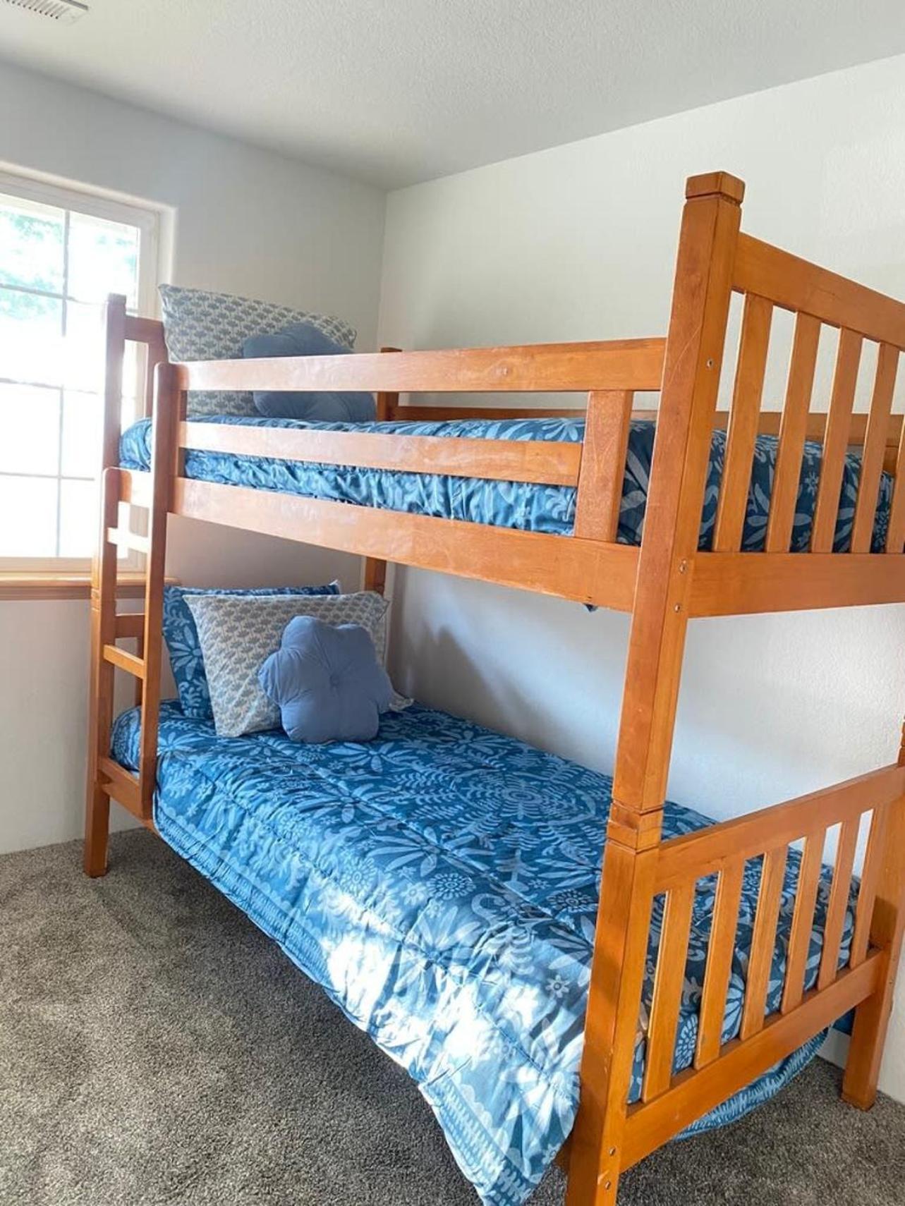 Hot Tub! King Bed-Firepitt-Near Airport& Freeway Medford Exterior foto